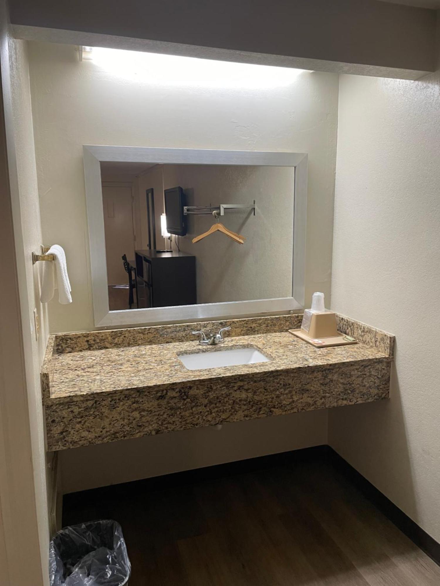 Royal Inn Motel フレデリックスバーグ エクステリア 写真
